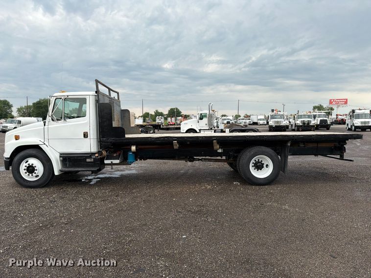 image for item EG9233 2000 Freightliner FL70 flatbed truck