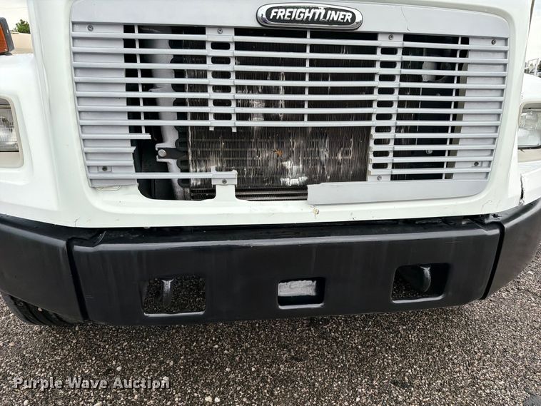 image for item EG9233 2000 Freightliner FL70 flatbed truck
