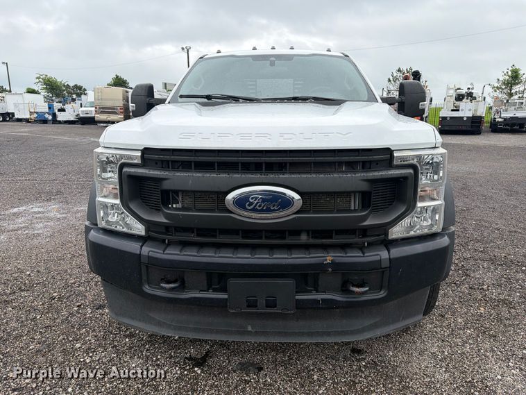 image for item EG9240 2022 Ford F550 Super Duty Crew Cab flatbed truck