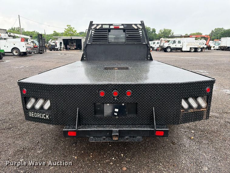 image for item EG9240 2022 Ford F550 Super Duty Crew Cab flatbed truck