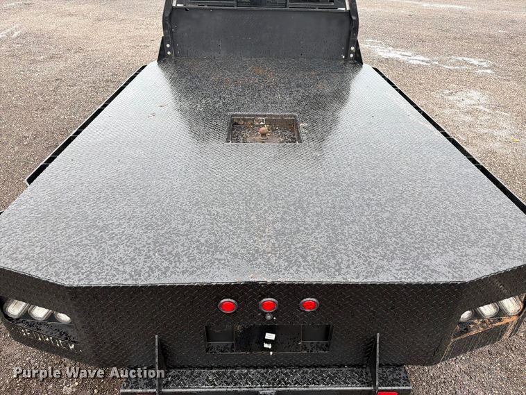 image for item EG9240 2022 Ford F550 Super Duty Crew Cab flatbed truck