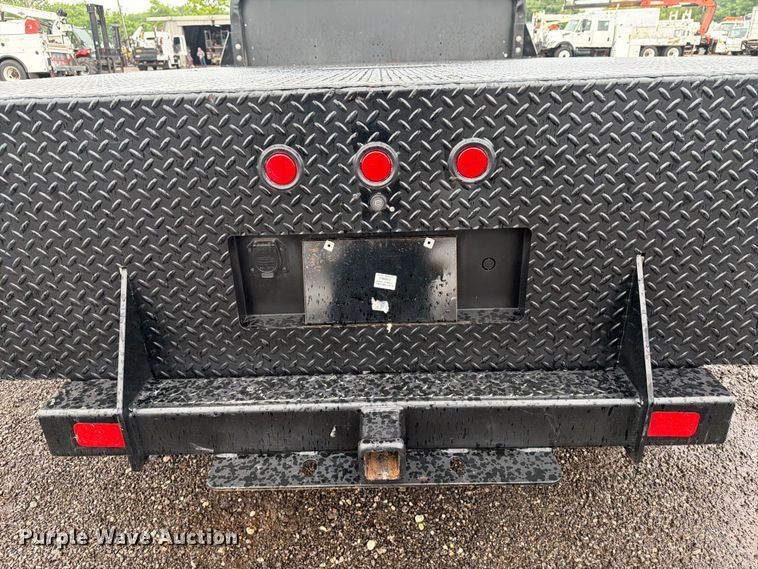 image for item EG9240 2022 Ford F550 Super Duty Crew Cab flatbed truck