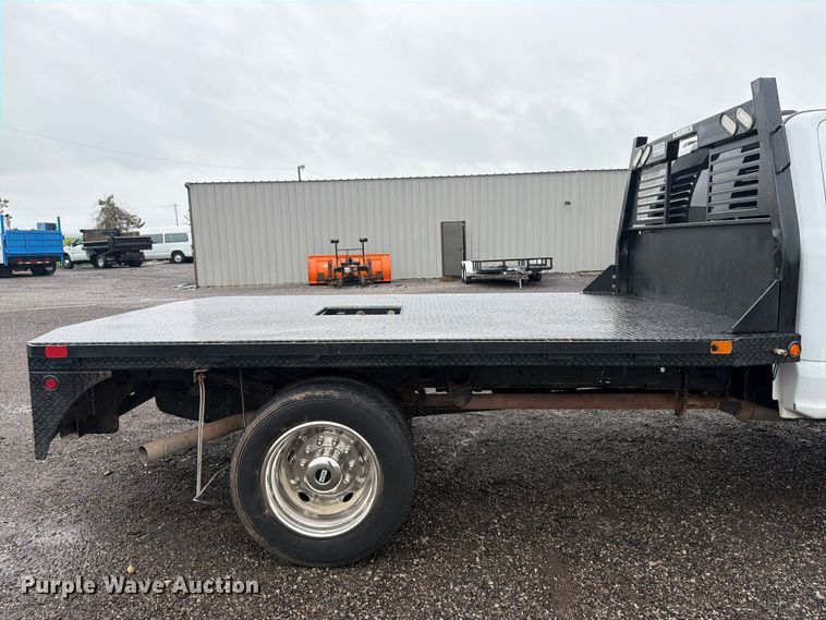 image for item EG9240 2022 Ford F550 Super Duty Crew Cab flatbed truck