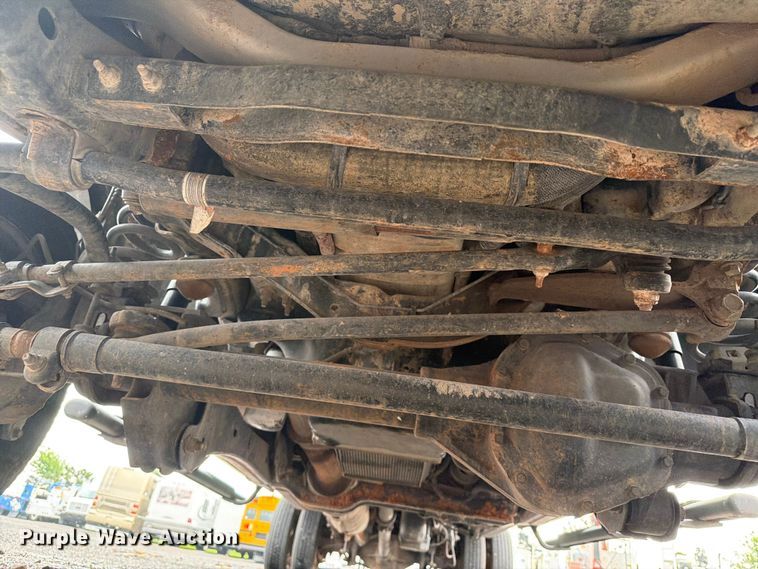 image for item EG9240 2022 Ford F550 Super Duty Crew Cab flatbed truck