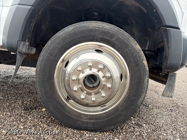 image for item EG9240 2022 Ford F550 Super Duty Crew Cab flatbed truck