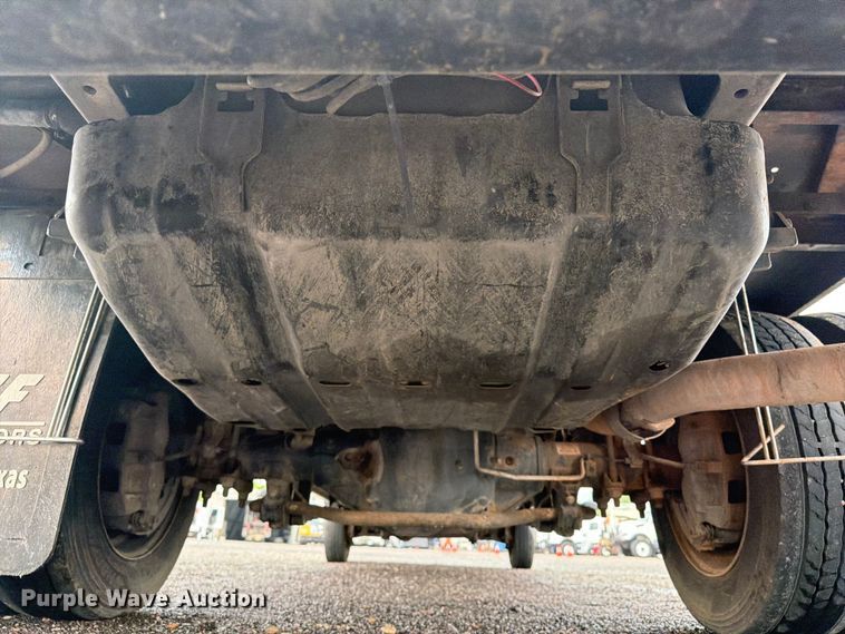 image for item EG9240 2022 Ford F550 Super Duty Crew Cab flatbed truck
