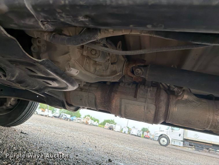image for item EG9240 2022 Ford F550 Super Duty Crew Cab flatbed truck
