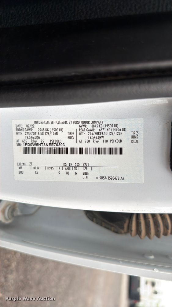 image for item EG9240 2022 Ford F550 Super Duty Crew Cab flatbed truck