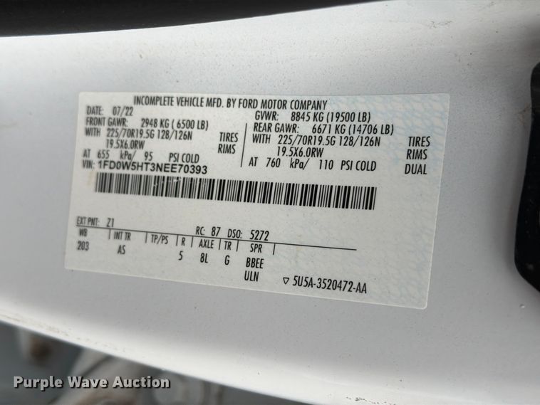 image for item EG9240 2022 Ford F550 Super Duty Crew Cab flatbed truck