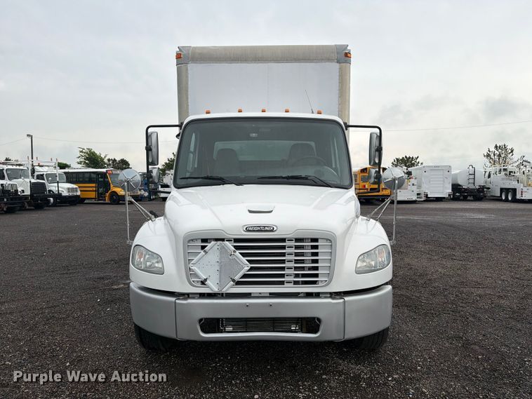 image for item EG9241 2005 Freightliner Business Class M2 box truck