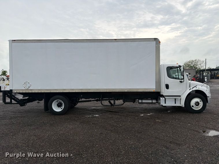 image for item EG9241 2005 Freightliner Business Class M2 box truck