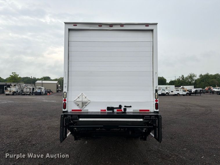 image for item EG9241 2005 Freightliner Business Class M2 box truck