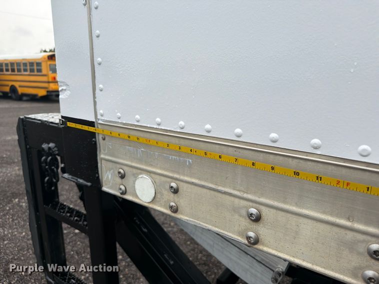 image for item EG9241 2005 Freightliner Business Class M2 box truck