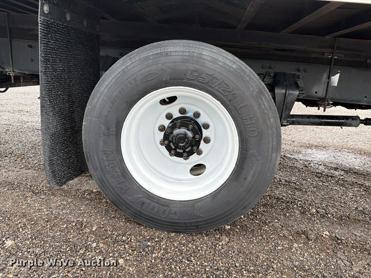 image for item EG9241 2005 Freightliner Business Class M2 box truck