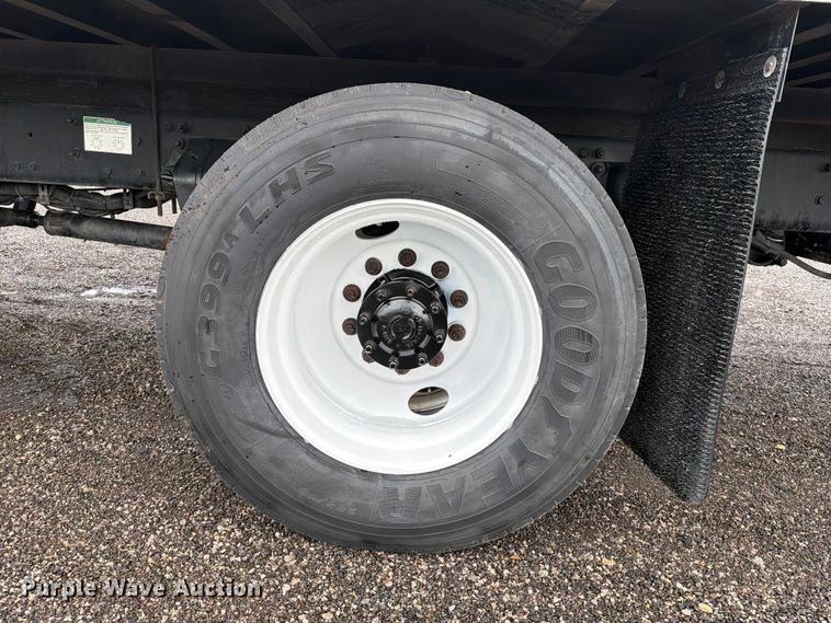 image for item EG9241 2005 Freightliner Business Class M2 box truck