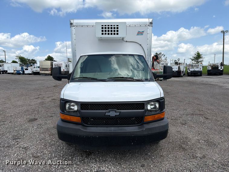 image for item EG9252 2015 Chevrolet Express 4500 refrigerated delivery truck