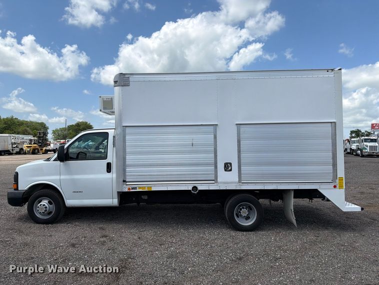 image for item EG9252 2015 Chevrolet Express 4500 refrigerated delivery truck