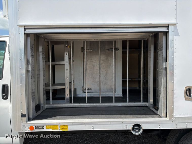image for item EG9252 2015 Chevrolet Express 4500 refrigerated delivery truck
