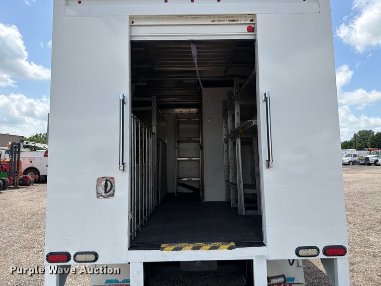 image for item EG9252 2015 Chevrolet Express 4500 refrigerated delivery truck