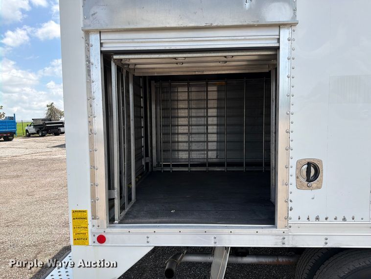 image for item EG9252 2015 Chevrolet Express 4500 refrigerated delivery truck