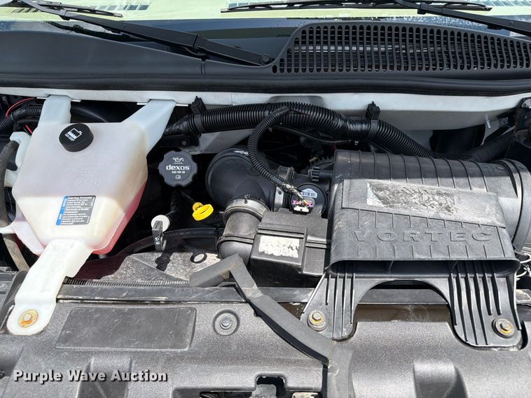 image for item EG9252 2015 Chevrolet Express 4500 refrigerated delivery truck