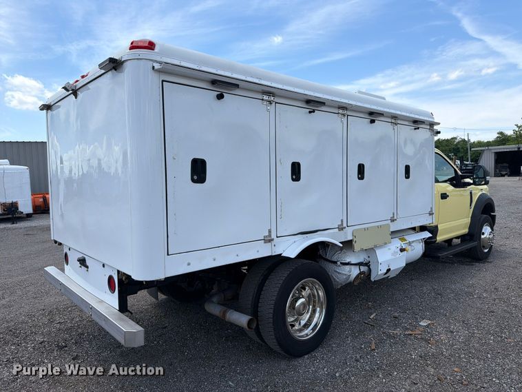 image for item EG9257 2019 Ford F550 Super Duty refrigerated delivery truck