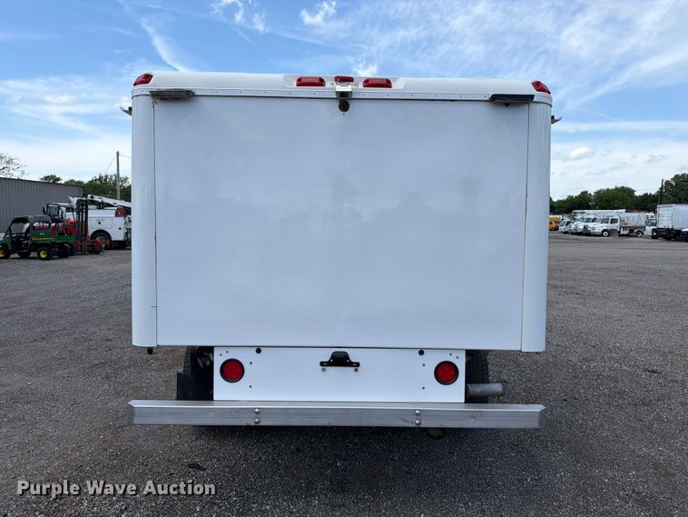 image for item EG9257 2019 Ford F550 Super Duty refrigerated delivery truck