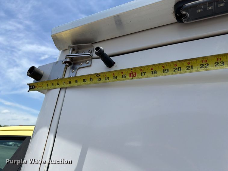 image for item EG9257 2019 Ford F550 Super Duty refrigerated delivery truck