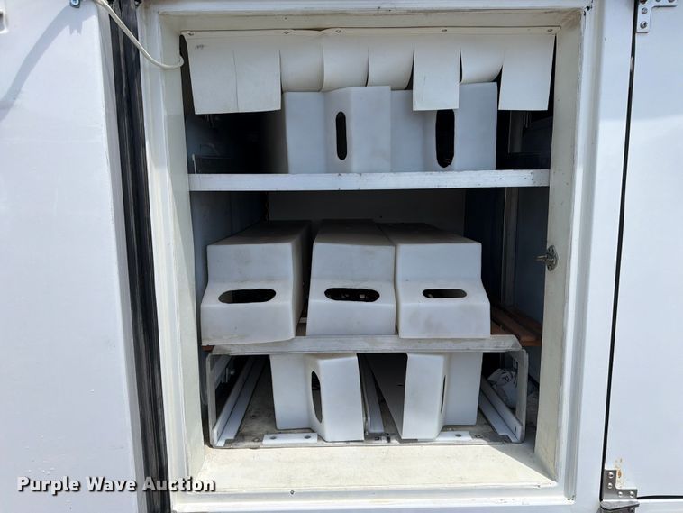 image for item EG9257 2019 Ford F550 Super Duty refrigerated delivery truck