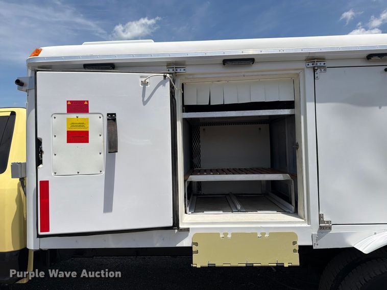 image for item EG9257 2019 Ford F550 Super Duty refrigerated delivery truck