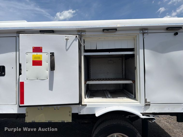 image for item EG9257 2019 Ford F550 Super Duty refrigerated delivery truck