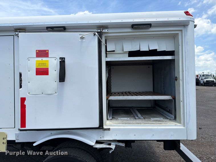image for item EG9257 2019 Ford F550 Super Duty refrigerated delivery truck