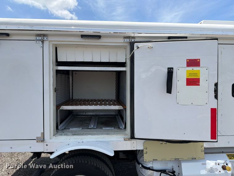 image for item EG9257 2019 Ford F550 Super Duty refrigerated delivery truck