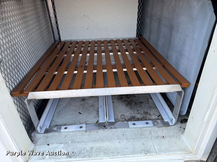 image for item EG9257 2019 Ford F550 Super Duty refrigerated delivery truck
