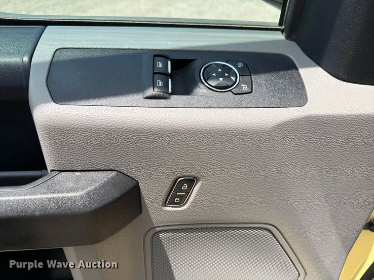 image for item EG9257 2019 Ford F550 Super Duty refrigerated delivery truck