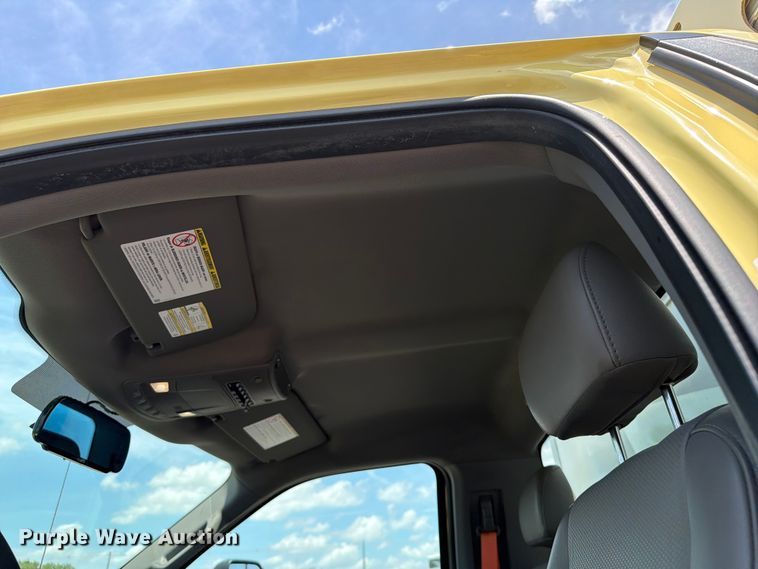 image for item EG9257 2019 Ford F550 Super Duty refrigerated delivery truck