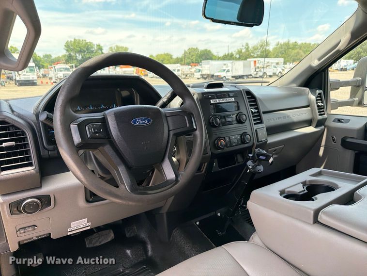 image for item EG9257 2019 Ford F550 Super Duty refrigerated delivery truck
