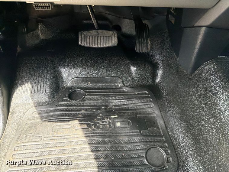 image for item EG9257 2019 Ford F550 Super Duty refrigerated delivery truck