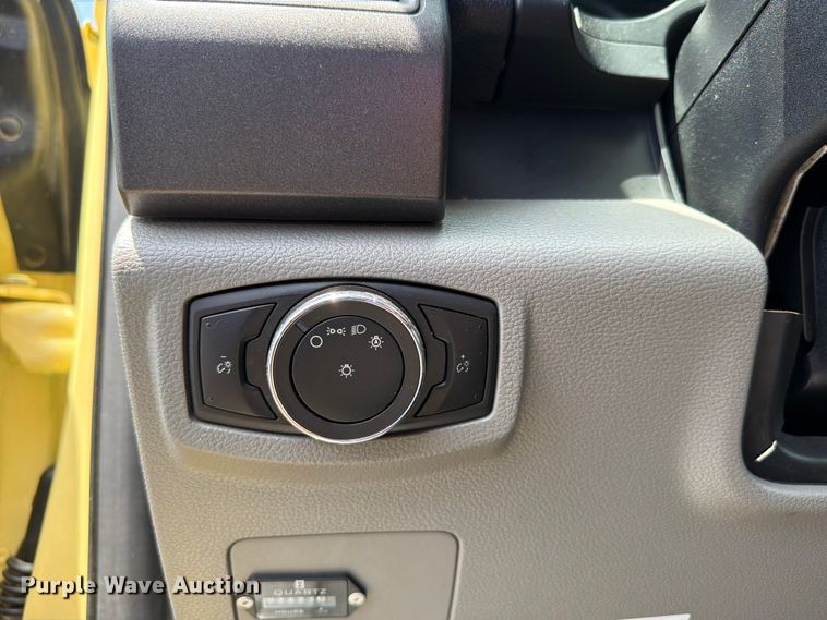 image for item EG9257 2019 Ford F550 Super Duty refrigerated delivery truck