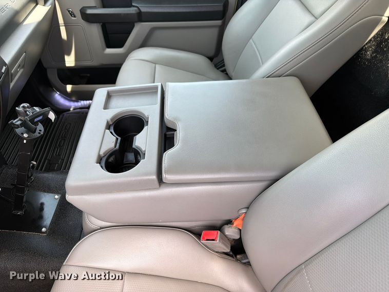 image for item EG9257 2019 Ford F550 Super Duty refrigerated delivery truck