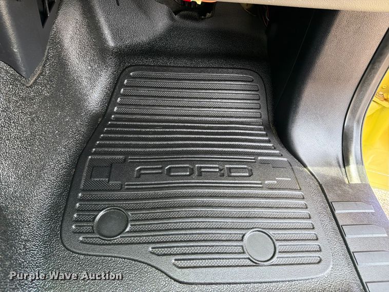 image for item EG9257 2019 Ford F550 Super Duty refrigerated delivery truck