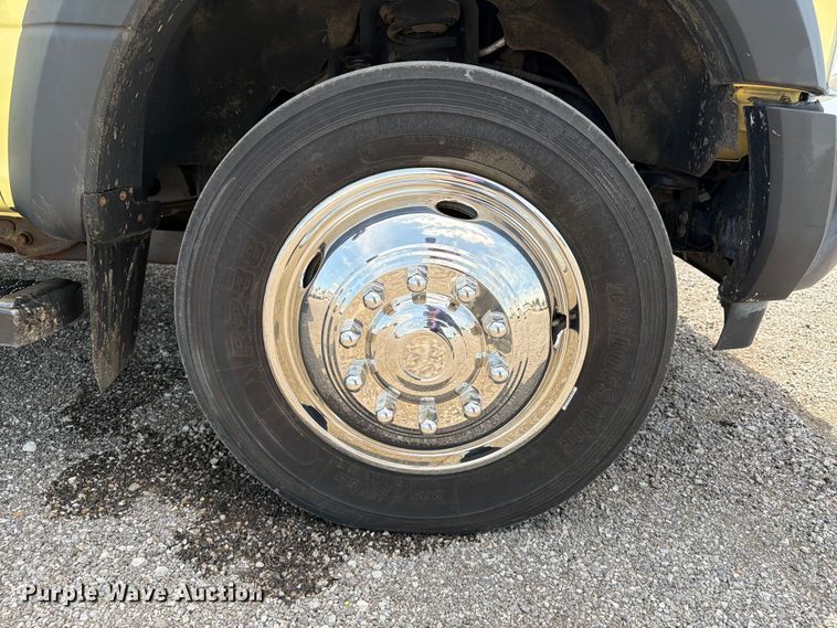 image for item EG9257 2019 Ford F550 Super Duty refrigerated delivery truck