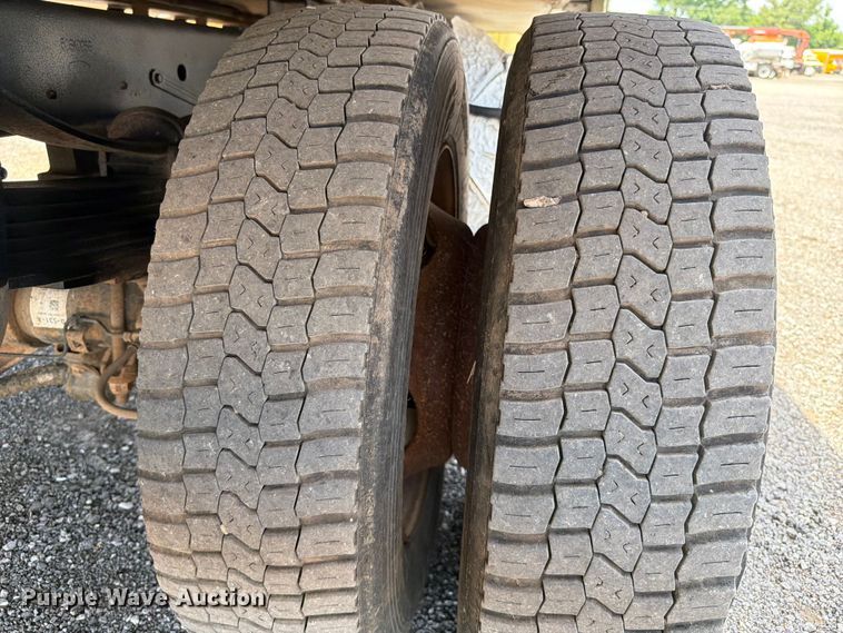 image for item EG9257 2019 Ford F550 Super Duty refrigerated delivery truck