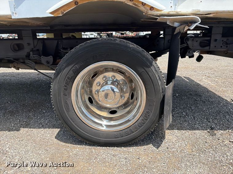 image for item EG9257 2019 Ford F550 Super Duty refrigerated delivery truck