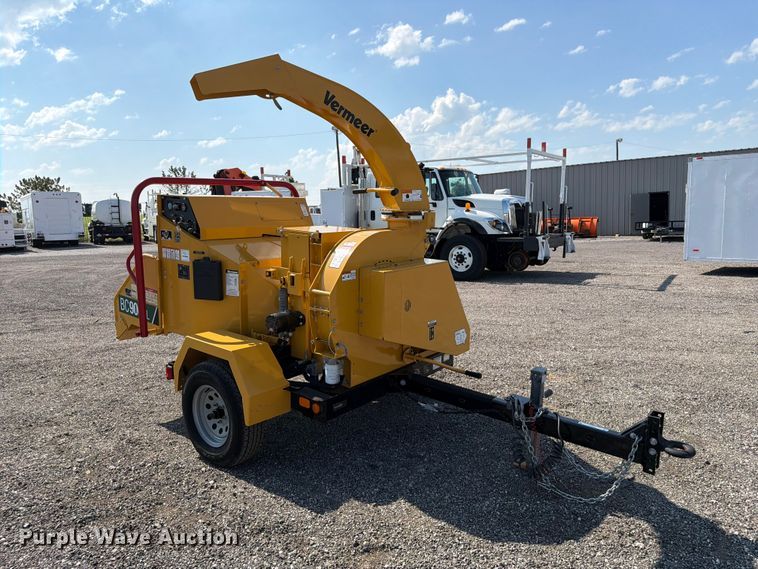 image for item EG9275 2022 Vermeer BC900XL wood chipper