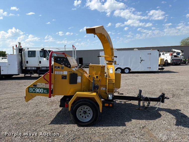 image for item EG9275 2022 Vermeer BC900XL wood chipper
