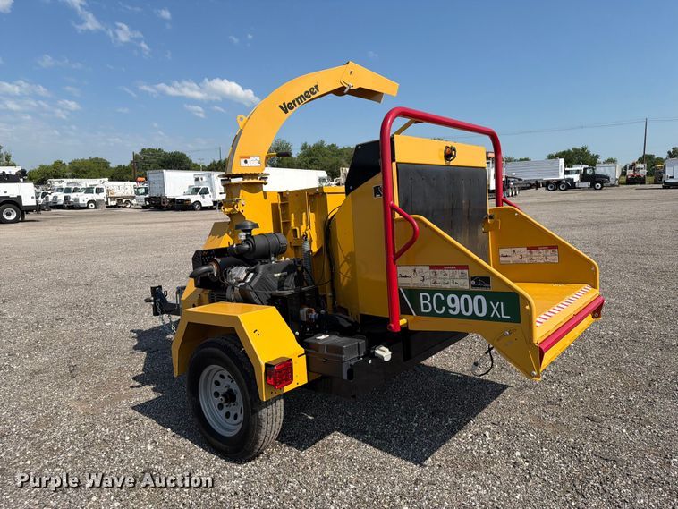 image for item EG9275 2022 Vermeer BC900XL wood chipper