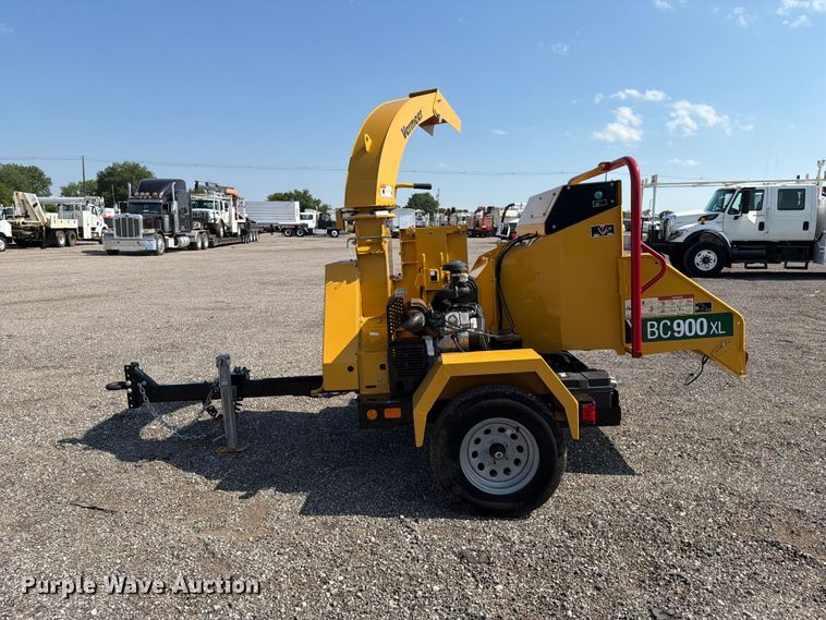 image for item EG9275 2022 Vermeer BC900XL wood chipper