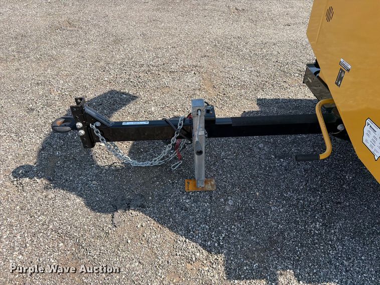 image for item EG9275 2022 Vermeer BC900XL wood chipper