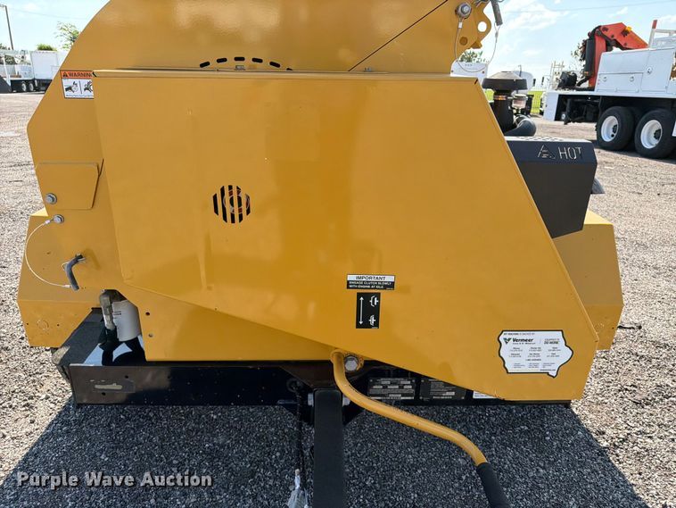 image for item EG9275 2022 Vermeer BC900XL wood chipper